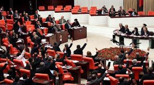 Erken Yerel Seçim Referanduma Eşiğinde