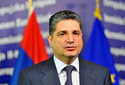 Ermenistan Başbakanı istifa etti