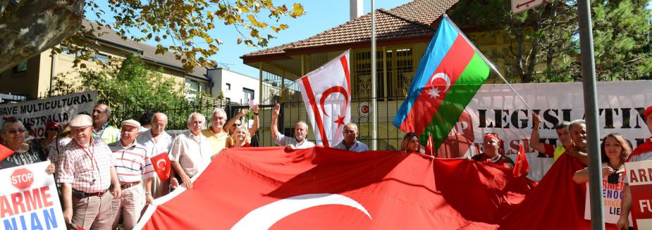 Etten duvar ördüler...