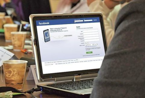 Facebook İkiye Katladı...