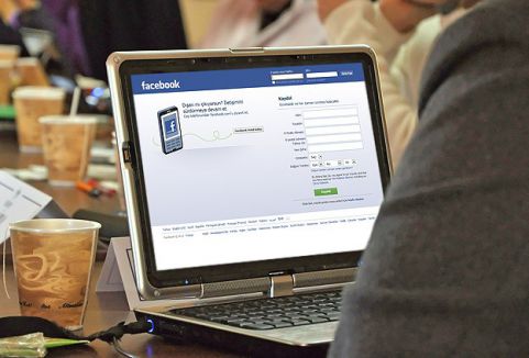 Facebook'tan Ebola İçin 'Bağış Yap'Butonu