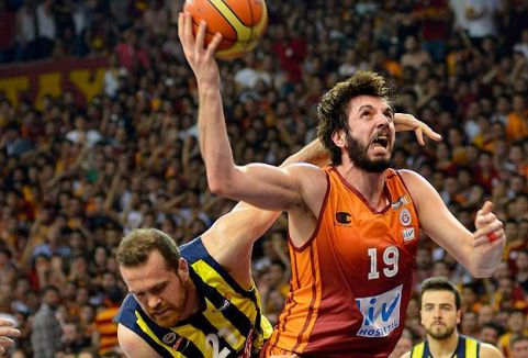 Galatasaray seride durumu 2-1'e getirdi