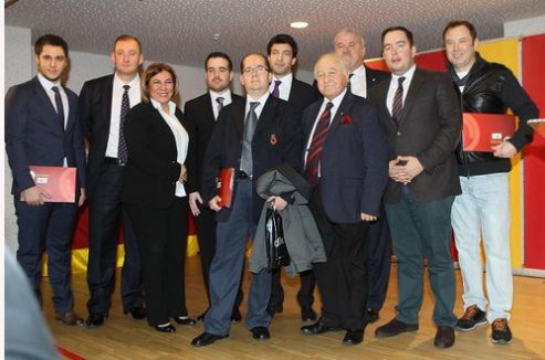 Galatasaray'da yeni üyelere beratları verildi
