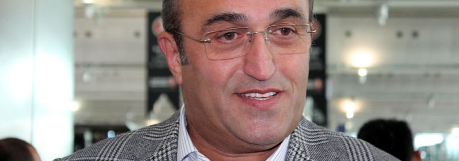 Gitmemi Aysal istedi