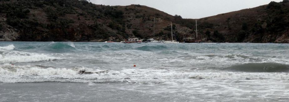 Göçmenleri taşıyan tekne battı