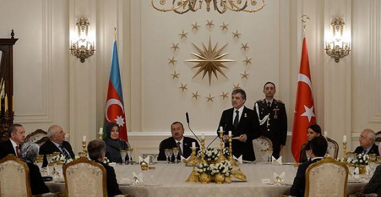 Gül, Aliyev onuruna yemek verdi...