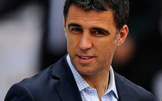 Hakan Şükür'den mezar hatırlatması