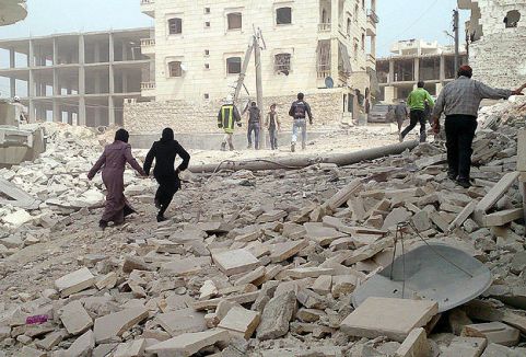Halep'te varil bombalalı saldırı...