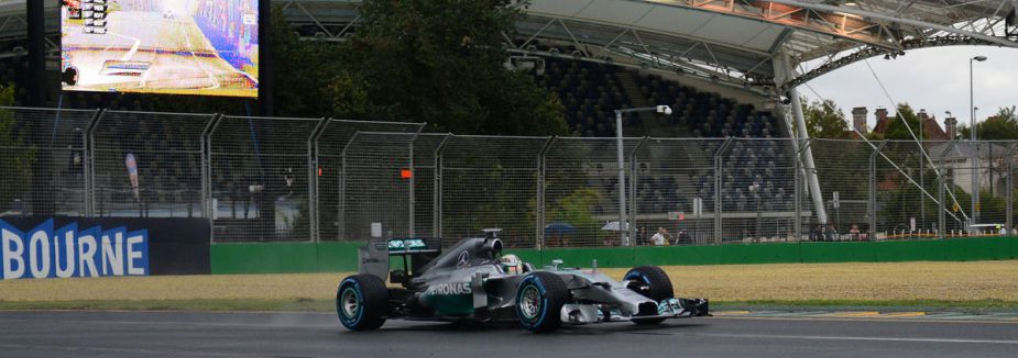 Hamilton Çin'de ilk sırada