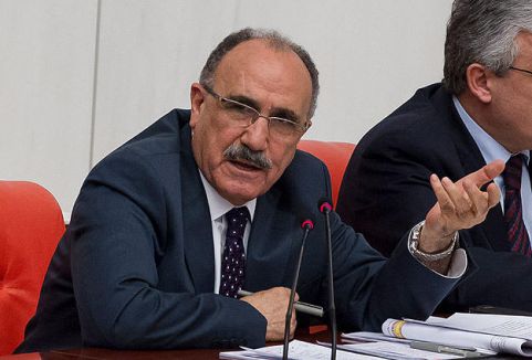 Hükümet talimatı veriyor sorumluluğunu alıyor...