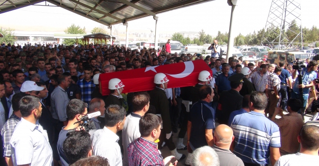 İntihar ettiği öne sürülen asker defnedildi
