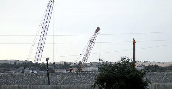 İsrail Mısır ile olan 245 kilometrelik sınırını kapattı...