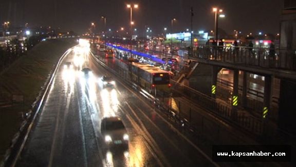 İstanbul'da beklenen yağış geldi...
