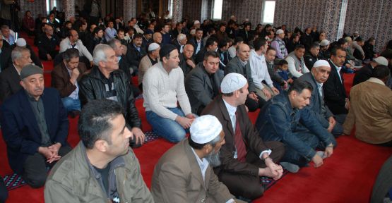 İsveç'te camiye çirkin saldırı