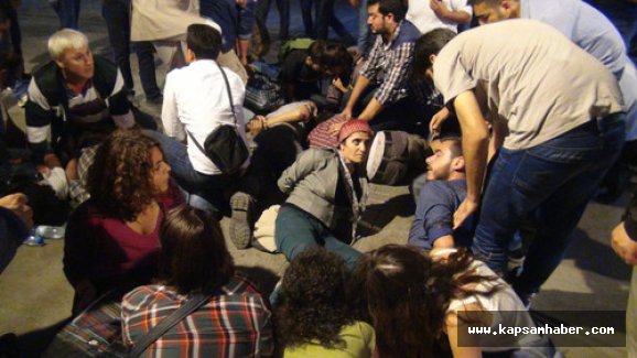İzmir'deki Ankara protestosunda olay çıktı: 30 gözaltı