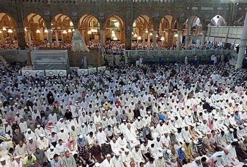 Kabe'de ilk teravih...