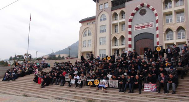Kahramanmaraşlılar demokrasi nöbetini bugün de sürdürdü