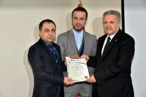 Kamu yöneticileri sertifikalarını aldı
