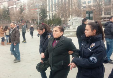 Kızılay Meydanı'nda yanıcı madde ile eylem