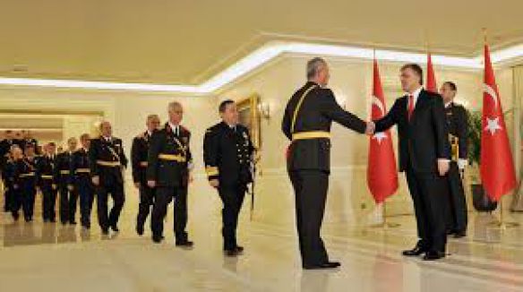 Köşke Kim Gelecek?