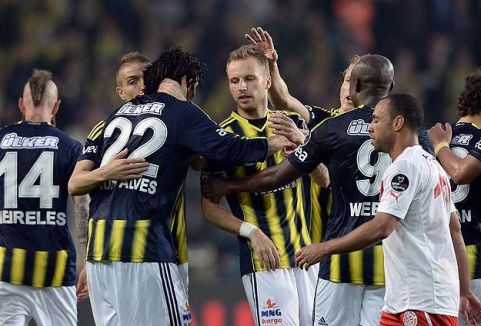 Lider Fenerbahçe farklı kazandı...