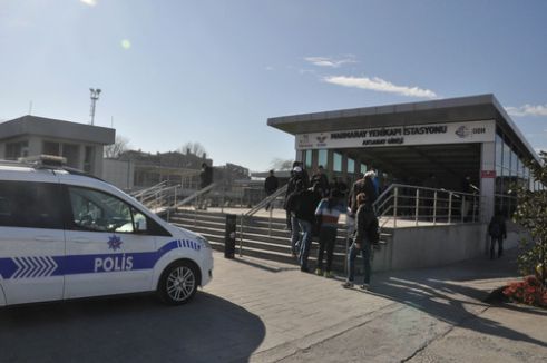 Marmaray istasyonunda şüpheli paket paniği