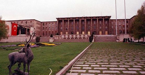 Meclis personeli yabancı dil öğrenecek