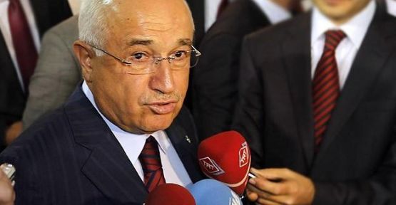 Meclis toplumun gerisine düşmemeli...
