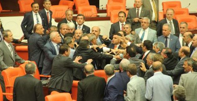 Meclis'te 'Kürdistan' Kavgası