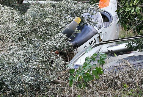 Meksika ve Finlandiya'da uçak düştü