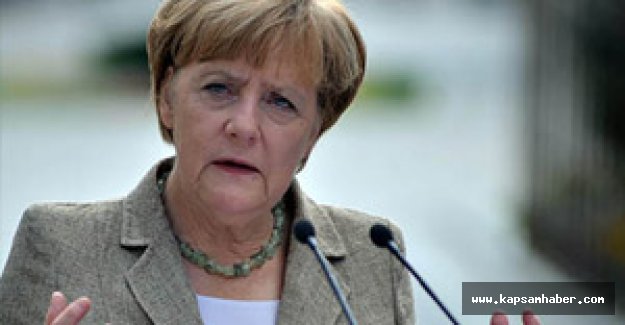 Merkel: Çipras, Yunanistan'ı duvara toslatacak