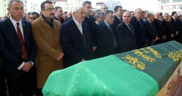 MHP'li Milletvekili Emin Çınar'ın Annesi Toprağa Verildi
