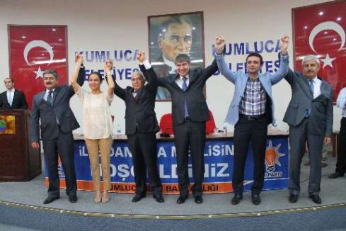 MHP'li Meclis üyesi AKP'ye geçti