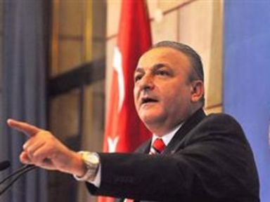MHP'li Vural Başbakan, Kafatasçılık yapıyor...