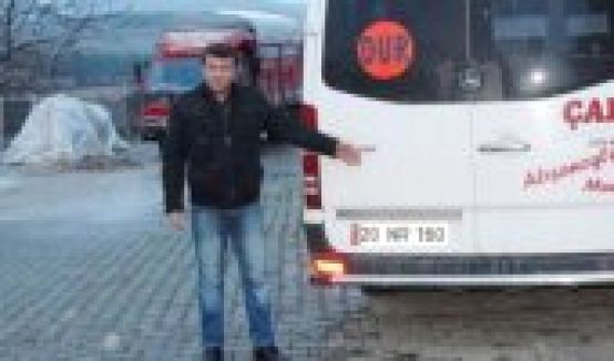 MİNİBÜSÜNÜN PLAKASI ZENGİN ETTİ