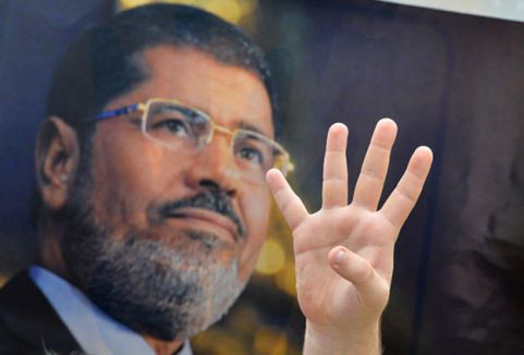 Mursi, mahkeme heyetine tepki gösterdi...