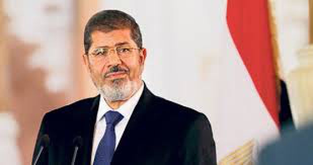 Mursi'nin bir davası durduruldu...