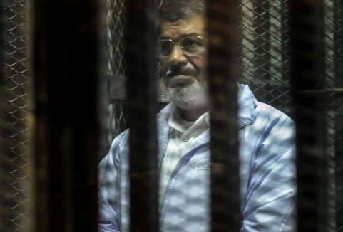 Mursi'nin yargılanması başladı