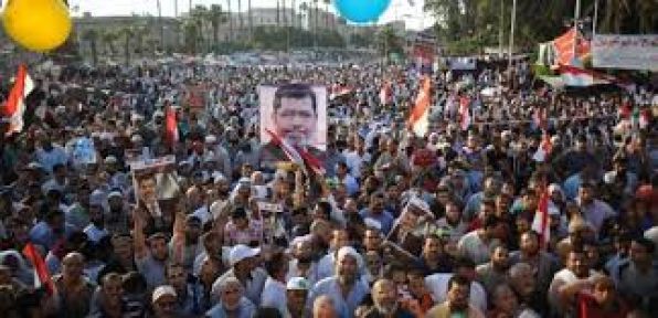 Mursi'ye Doğum Günü Kutlaması...