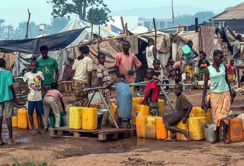 Orta Afrika'ya 70 ton yardım malzemesi