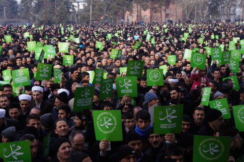'Peygamberimiz'e Saygı, Zulme Lanet yürüyüşü' düzenlendi