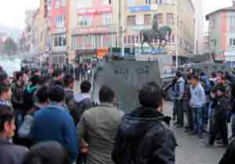 PKK FEM Dershanesine saldırdı...