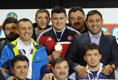 Rıza Kayaalp 4. kez Avrupa Şampiyonu...