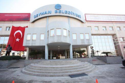 Seyhan Belediyesi’ne silahlı saldırı