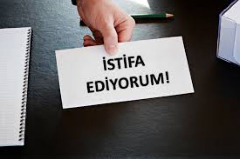 Siyasette İstifa Günü