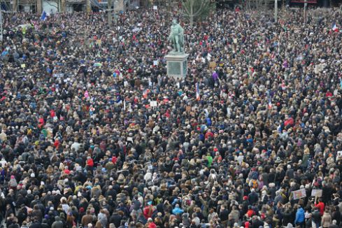 Strasbourg'daki gösteriye büyük katılım