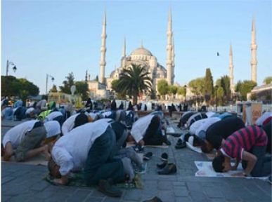 Sultanahmet Camisi Doldu Taştı...