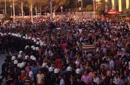 Taksim Karıştı Olaylar Büyüyor...