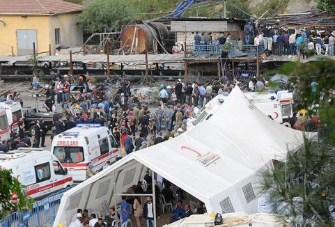 TDV'den Soma'daki öğrencilere burs