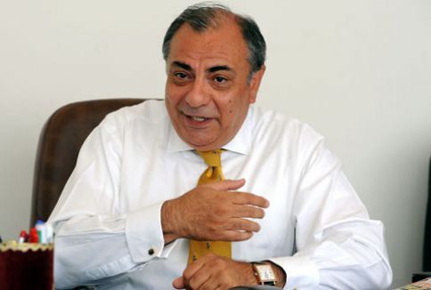 Tuğrul Türkeş'ten Başbakan'ın Taklidi...
